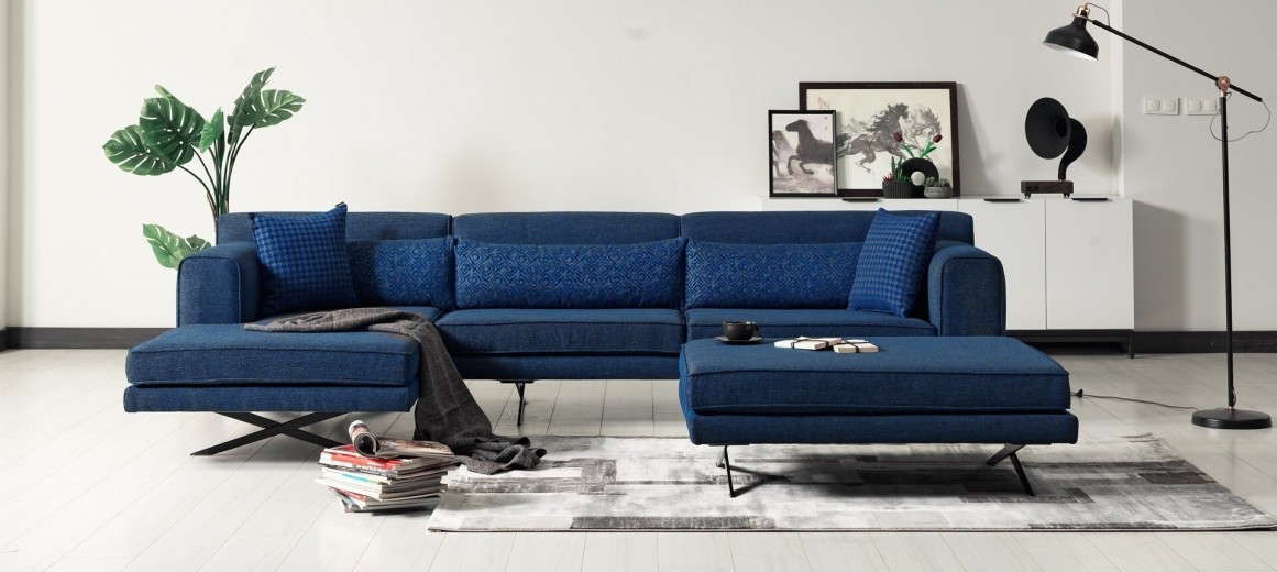 Coltar Alat Bleumarin Fix cu Spuma Poliuretanica, Sezlong pe Stanga, tapitat cu Stofa, Taburet Inclus, Perne Incluse, l301xA171xH74 cm