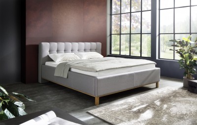 Pat tapitat cu stofa Bellanotte Light Grey cu picioare de lemn 2