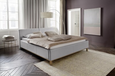 Pat tapitat cu stofa Bellanotte Light Grey cu picioare de lemn 4