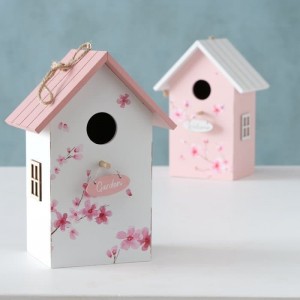 Casuta decorativa pentru pasari, din lemn Sakura Alb / Roz, Modele Asortate, L15xl12xH22 cm
