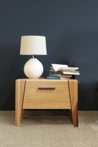 Noptiera din lemn de stejar, cu 1 sertar Keros, l70xA44,8xH45 cm