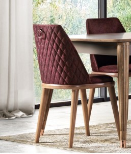 Scaun tapitat cu stofa si picioare din lemn Toscana Dore Burgundy / Natural, l46xA48xH87 cm