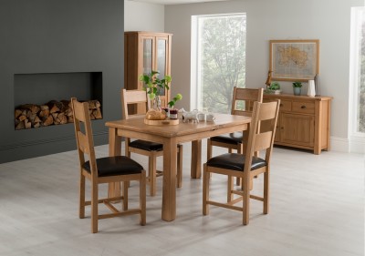 Set masa extensibila din lemn de stejar si furnir + 4 scaune cu sezut tapitat cu piele ecologica Breeze Oak / Brown, L120-165xl85xH78 cm