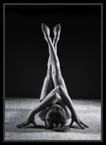 Tablou pe metal striat argintiu Nude Yoga