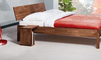 Noptiera Vento S nuc din lemn masiv de fag, l35xA30xH40 cm